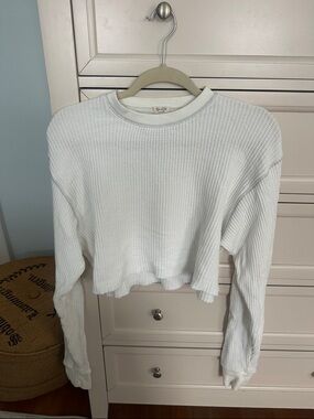 Like new John Galt Cropped Waffle Knit Long-Sleeve Top - White